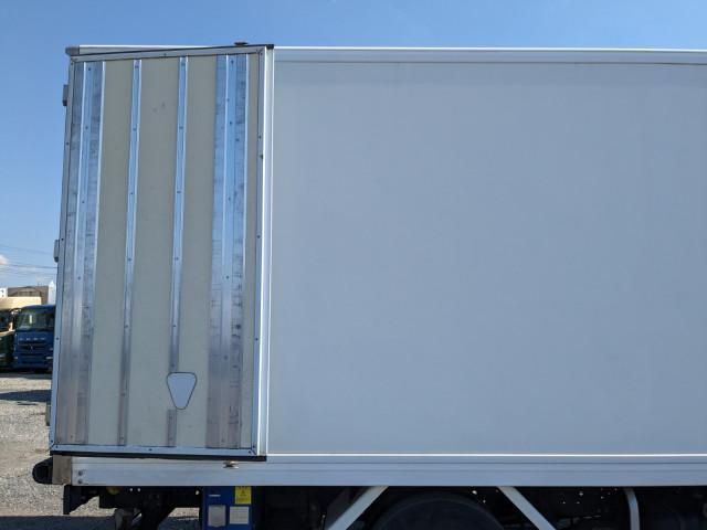 ISUZU ELF 2013 Image 31