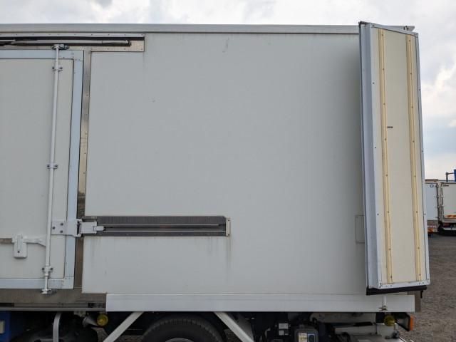 HINO DUTRO 2018 Image 31