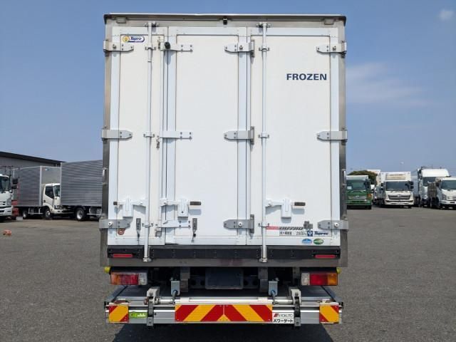 HINO DUTRO 2018 Image 31