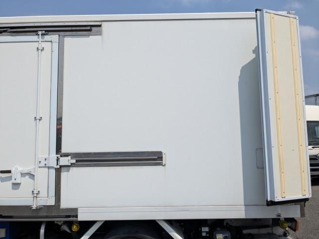 HINO DUTRO 2018 Image 31