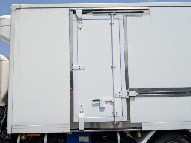 HINO DUTRO 2018 Image 31