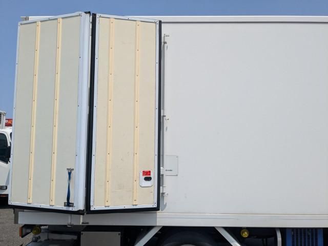 HINO DUTRO 2018 Image 31