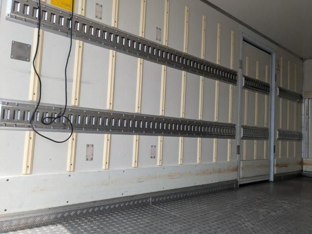 HINO DUTRO 2018 Image 31