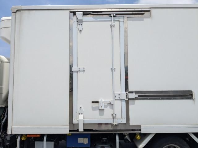 HINO DUTRO 2018 Image 31