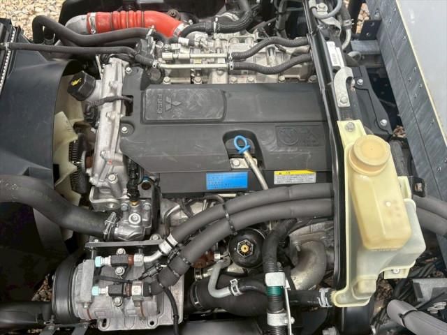 MITSUBISHI CANTER 2019 Image 31