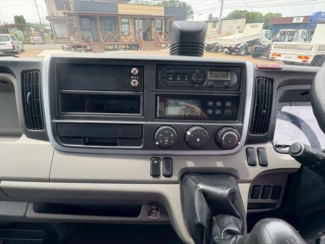 MITSUBISHI CANTER 2019 Image 31