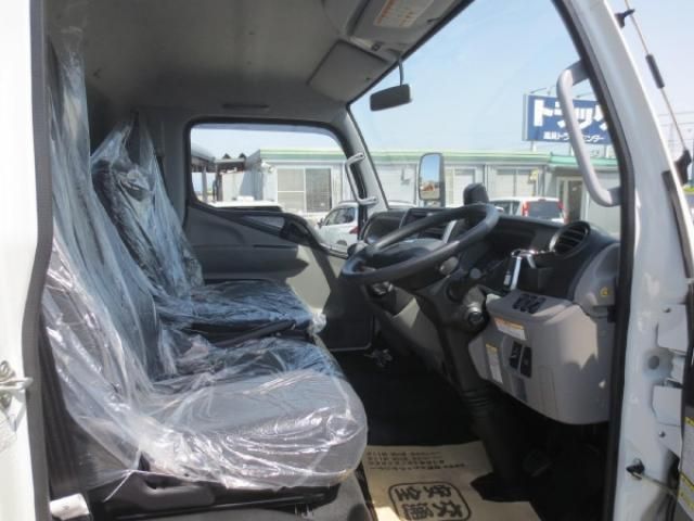 MITSUBISHI CANTER 2023 Image 31