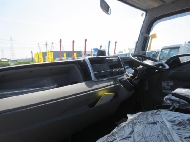 MITSUBISHI CANTER 2023 Image 31