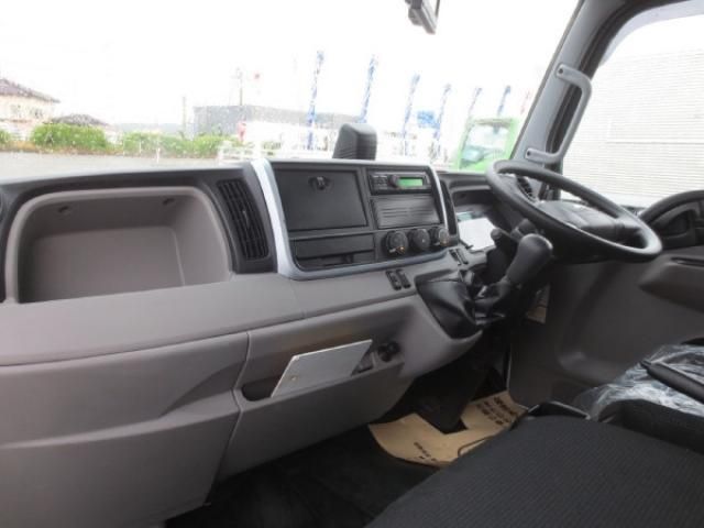 MITSUBISHI CANTER 2023 Image 31