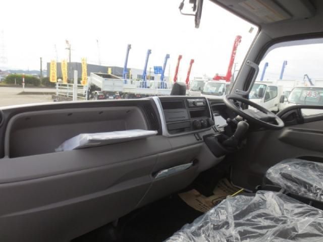 MITSUBISHI CANTER 2023 Image 31