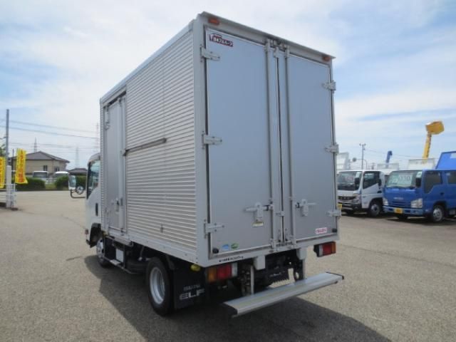 ISUZU ELF 2018 Image 31