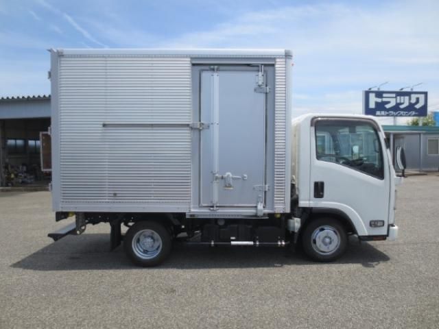ISUZU ELF 2018 Image 31
