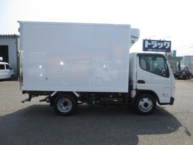 MITSUBISHI CANTER 2024 Image 31