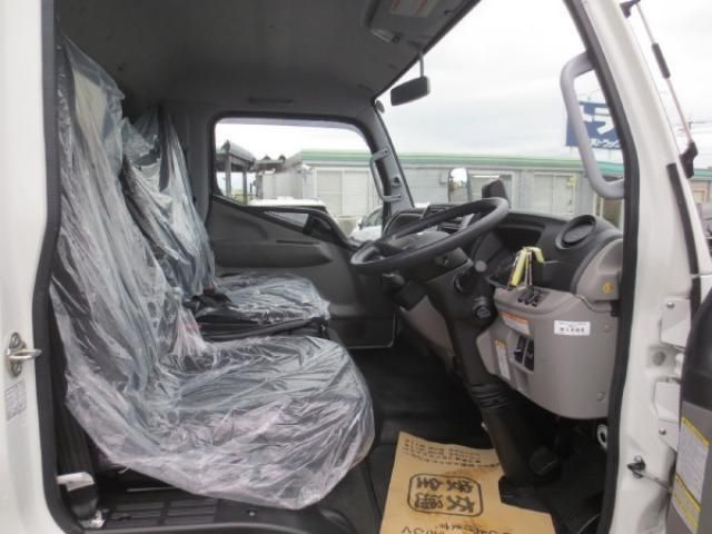 MITSUBISHI CANTER 2023 Image 31