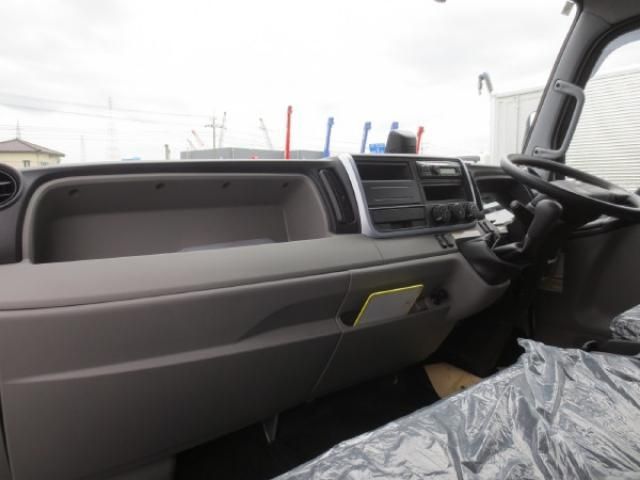 MITSUBISHI CANTER 2023 Image 31