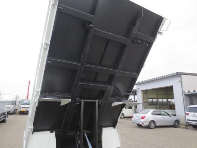 MITSUBISHI CANTER 2023 Image 31