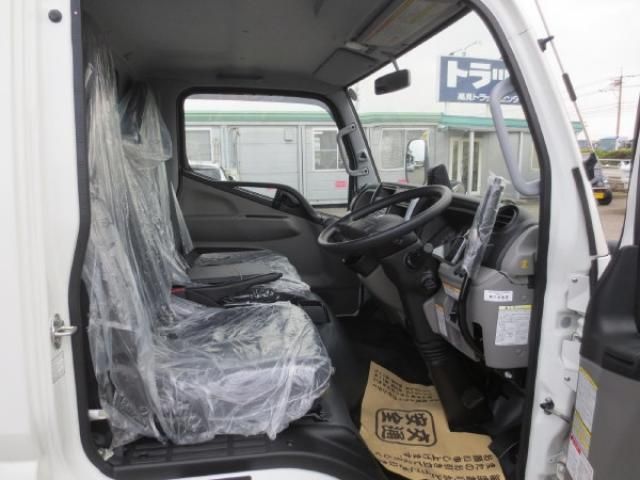 MITSUBISHI CANTER 2023 Image 31