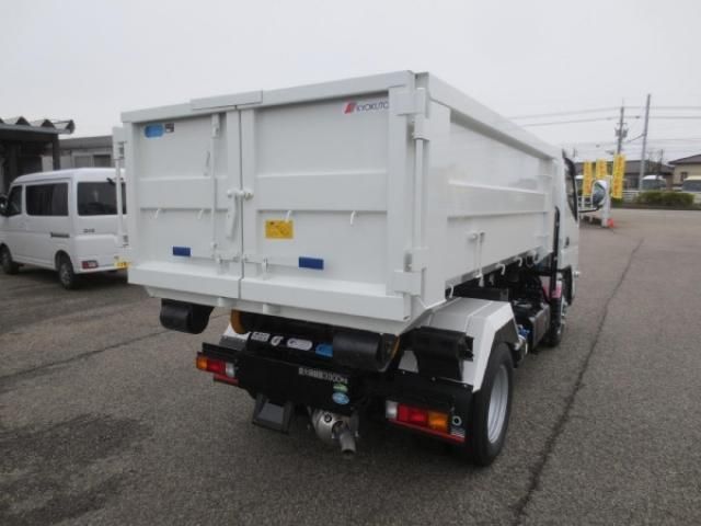 MITSUBISHI CANTER 2024 Image 31