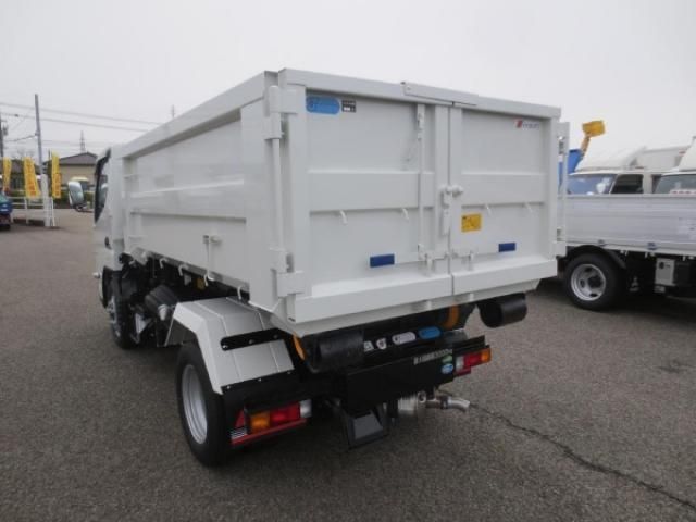 MITSUBISHI CANTER 2024 Image 31