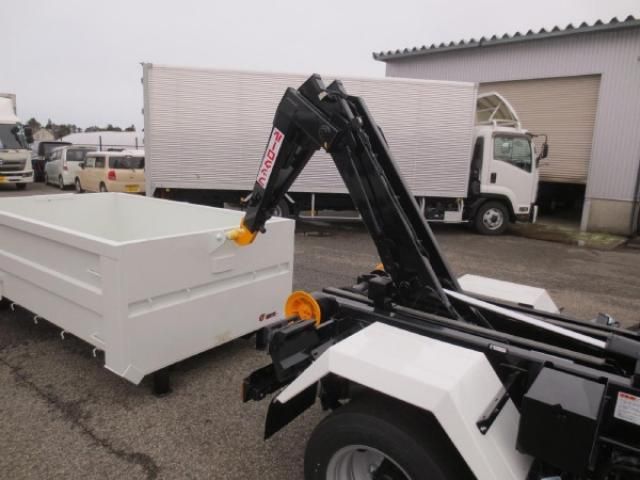 MITSUBISHI CANTER 2024 Image 31