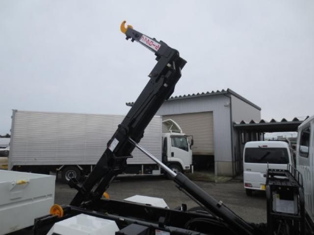 MITSUBISHI CANTER 2024 Image 31