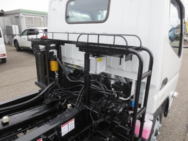MITSUBISHI CANTER 2024 Image 31