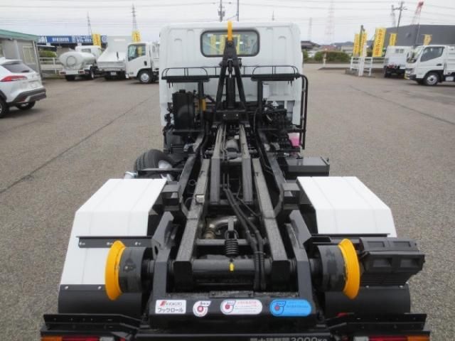 MITSUBISHI CANTER 2024 Image 31