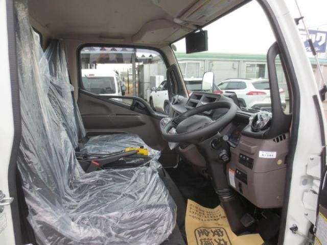 MITSUBISHI CANTER 2024 Image 31