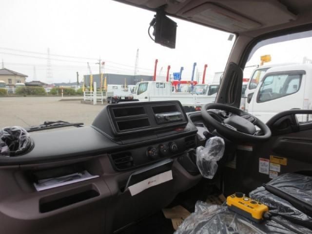 MITSUBISHI CANTER 2024 Image 31