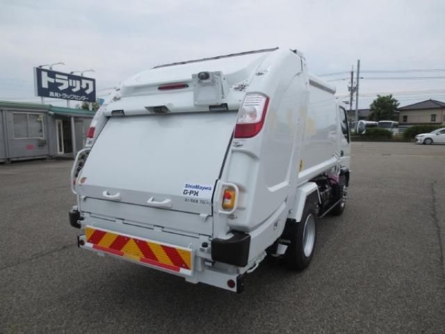 MITSUBISHI CANTER 2025 Image 31