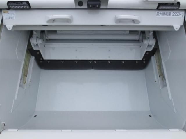 MITSUBISHI CANTER 2025 Image 31