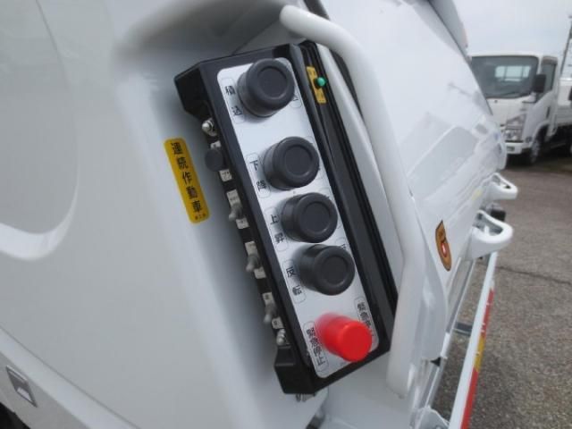 MITSUBISHI CANTER 2025 Image 31