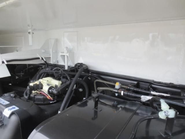 MITSUBISHI CANTER 2025 Image 31