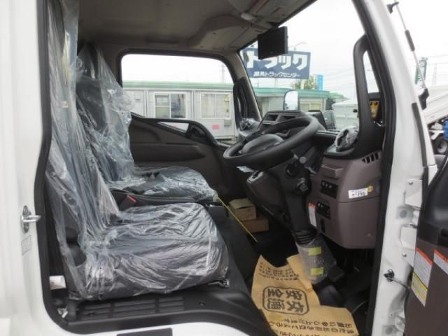 MITSUBISHI CANTER 2025 Image 31