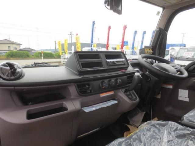 MITSUBISHI CANTER 2025 Image 31