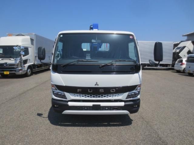 MITSUBISHI CANTER 2023 Image 31