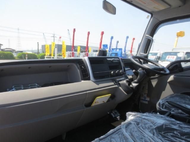 MITSUBISHI CANTER 2023 Image 31