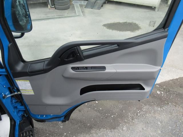 MITSUBISHI CANTER 2023 Image 31