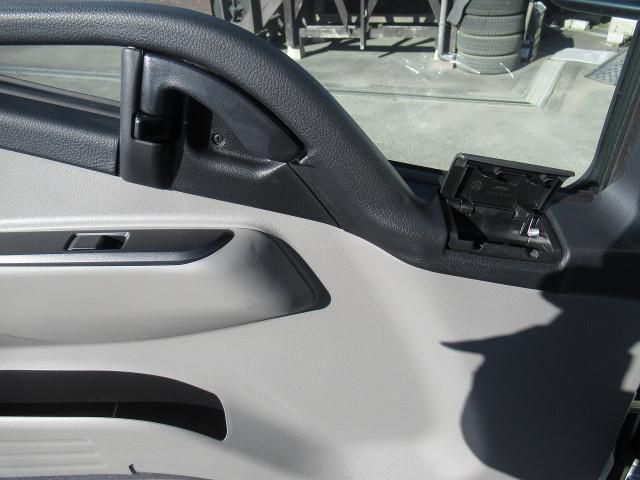 MITSUBISHI CANTER 2023 Image 31