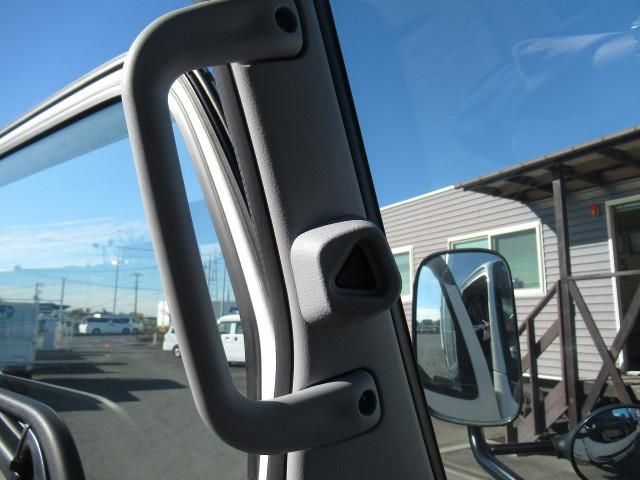 MITSUBISHI CANTER 2023 Image 31