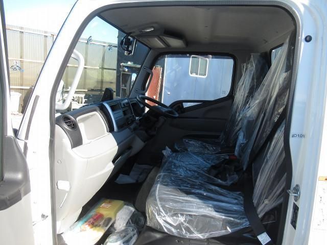 MITSUBISHI CANTER 2023 Image 31