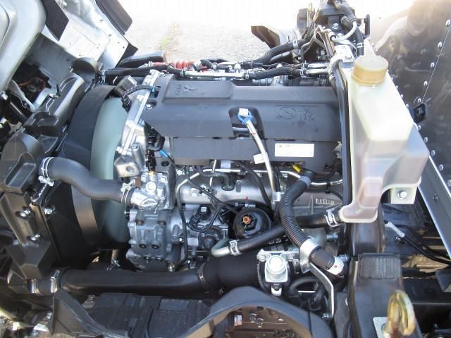 MITSUBISHI CANTER 2023 Image 31