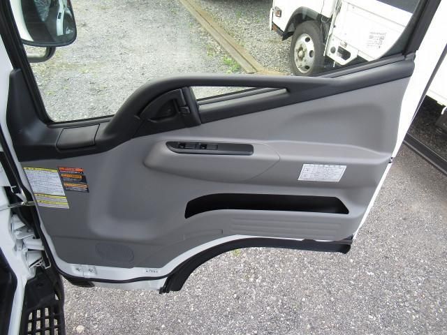 MITSUBISHI CANTER 2023 Image 31