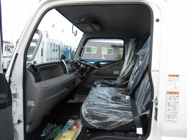 MITSUBISHI CANTER 2023 Image 31