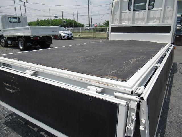 TOYOTA DYNA 2018 Image 31