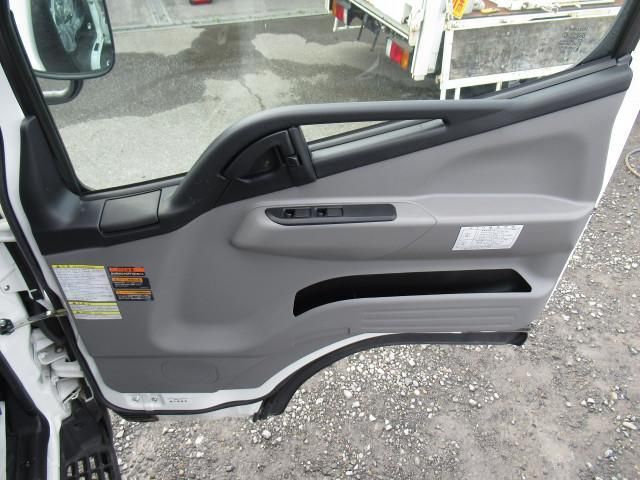 MITSUBISHI CANTER 2024 Image 31