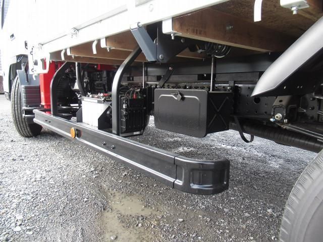 MITSUBISHI CANTER 2024 Image 31