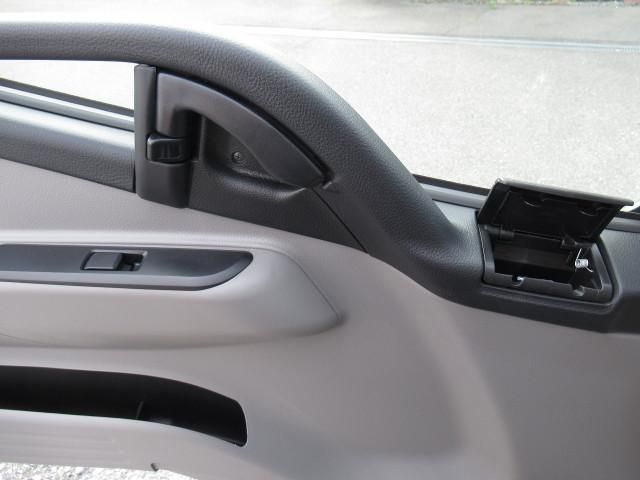 MITSUBISHI CANTER 2024 Image 31