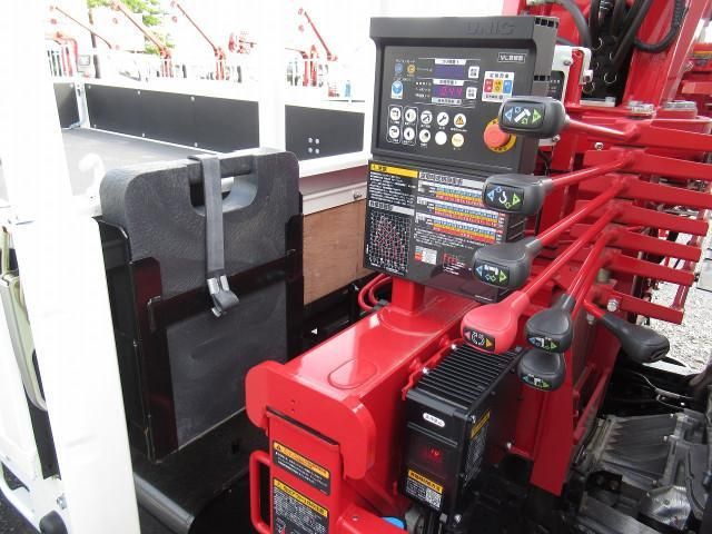 MITSUBISHI CANTER 2024 Image 31