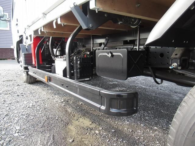 MITSUBISHI CANTER 2024 Image 31